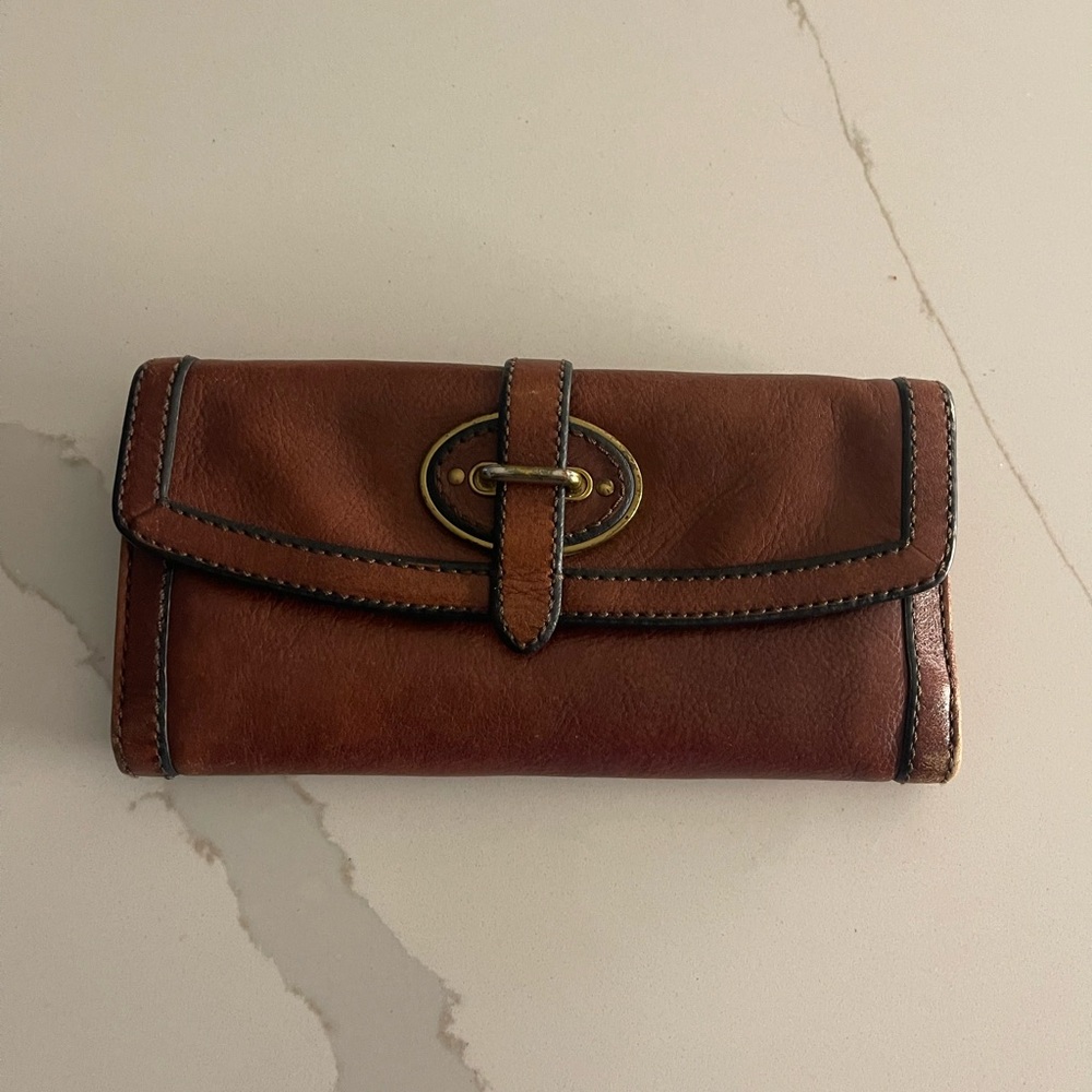 Fossil Vintage Revival Reissue Brown Leather Wallet with Signature Buckle